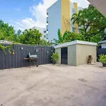 Renovated 2 Bd Home W/ Private Parking, Gallery & W/D