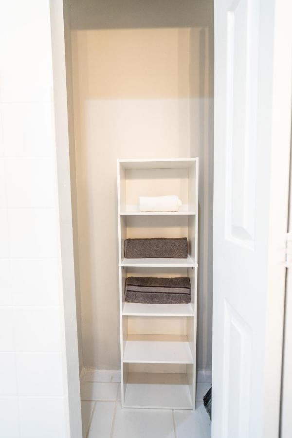 Apartamento Renovated 2 Bd W/ Private Parking, Gallery & W/d
