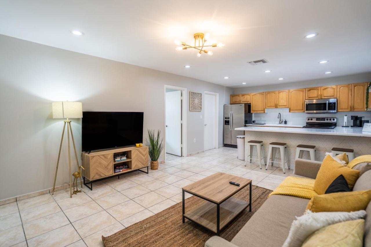 Apartamento Renovated 2 Bd W/ Private Parking, Gallery & W/d