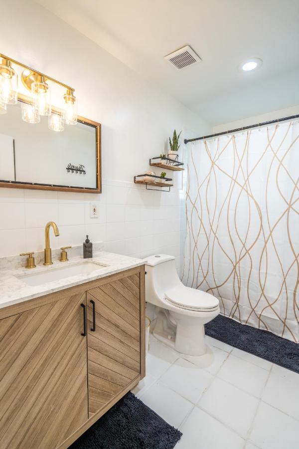 Renovated 2 Bd W/ Private Parking, Gallery & W/d Apartamento *