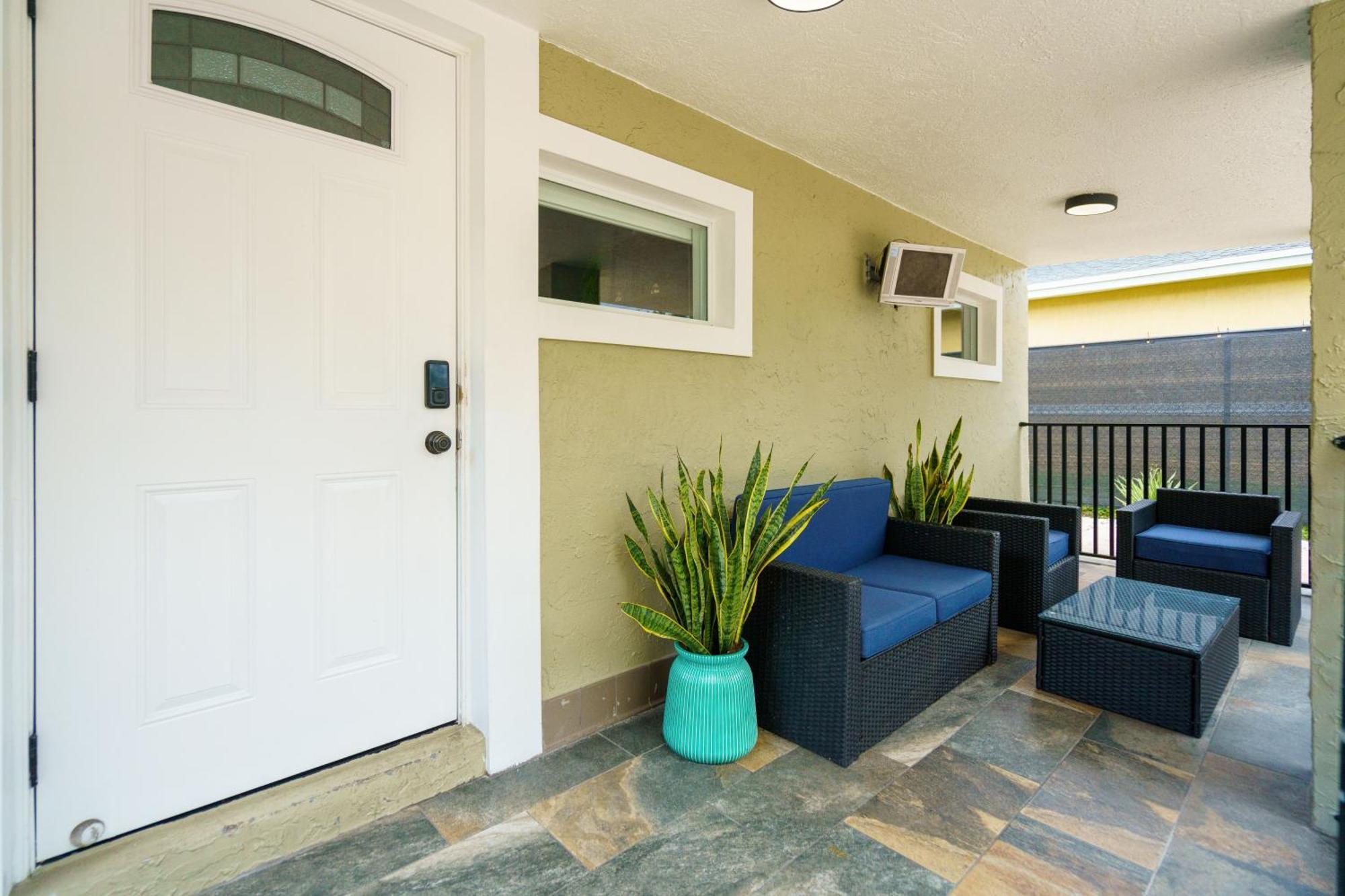 Apartamento Renovated 2 Bd W/ Private Parking, Gallery & W/d *