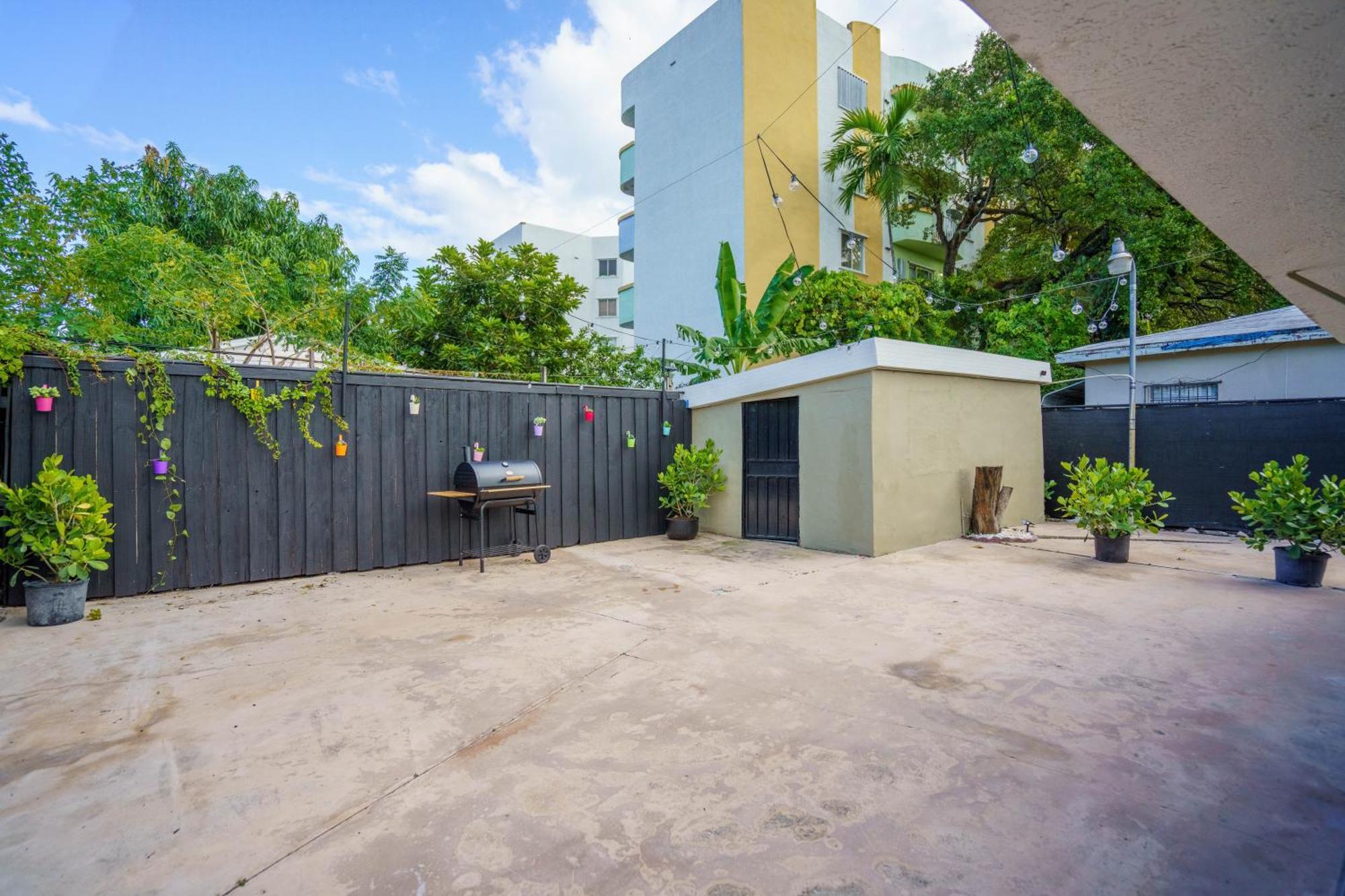Renovated 2 Bd W/ Private Parking, Gallery & W/d Apartamento