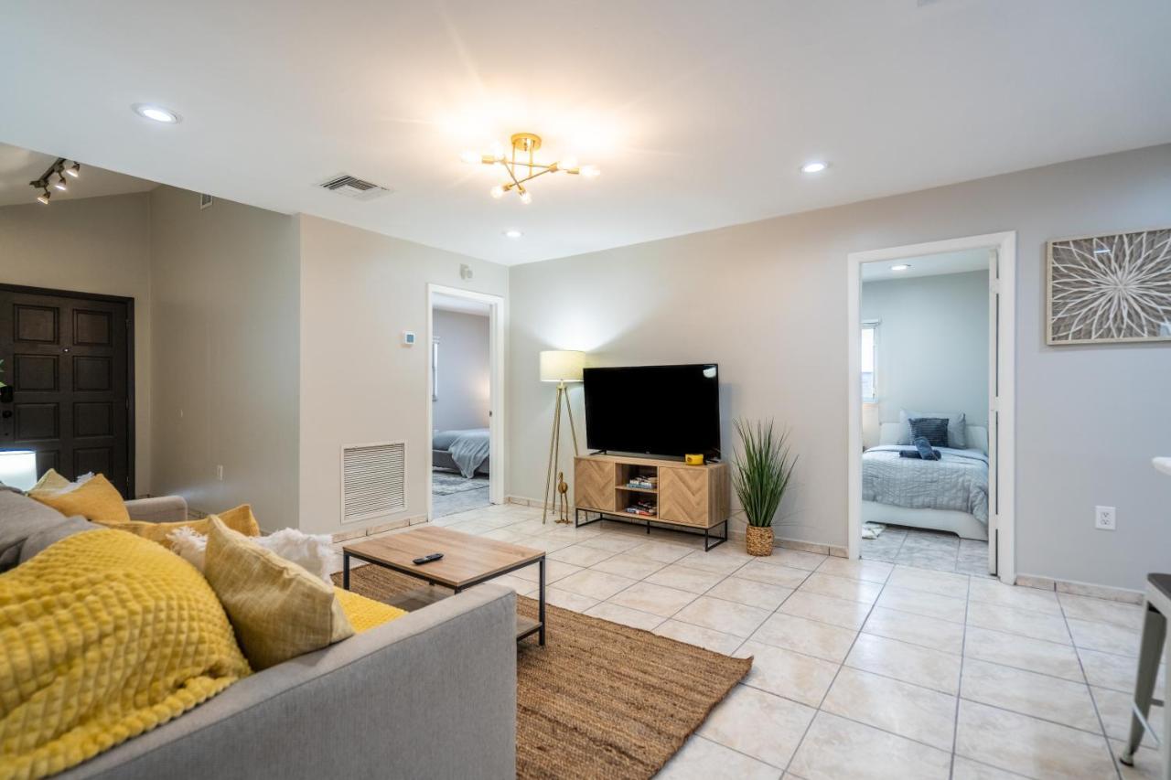 Renovated 2 Bd W/ Private Parking, Gallery & W/d Miami